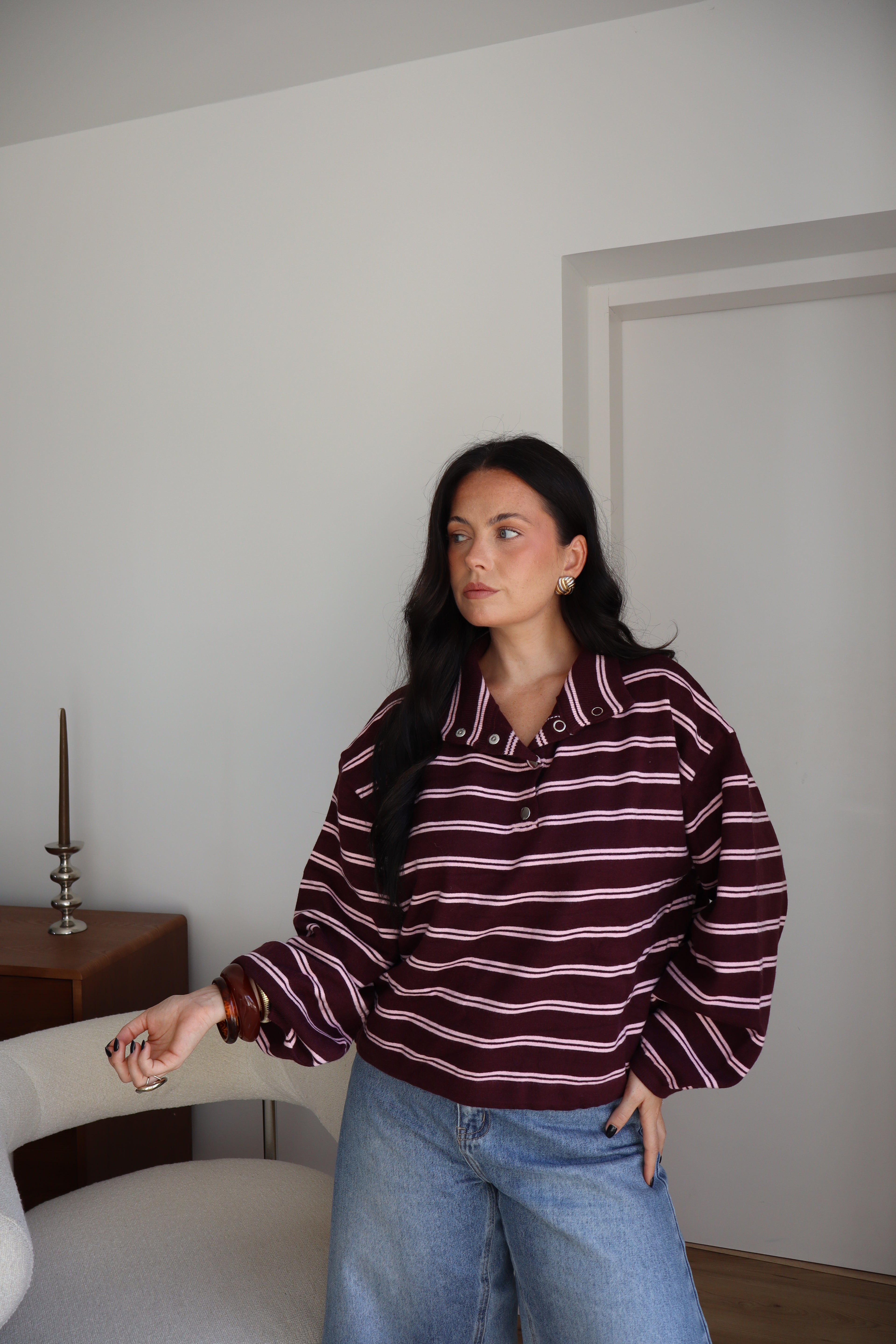 PULL BOUTON IRIS BORDEAUX
