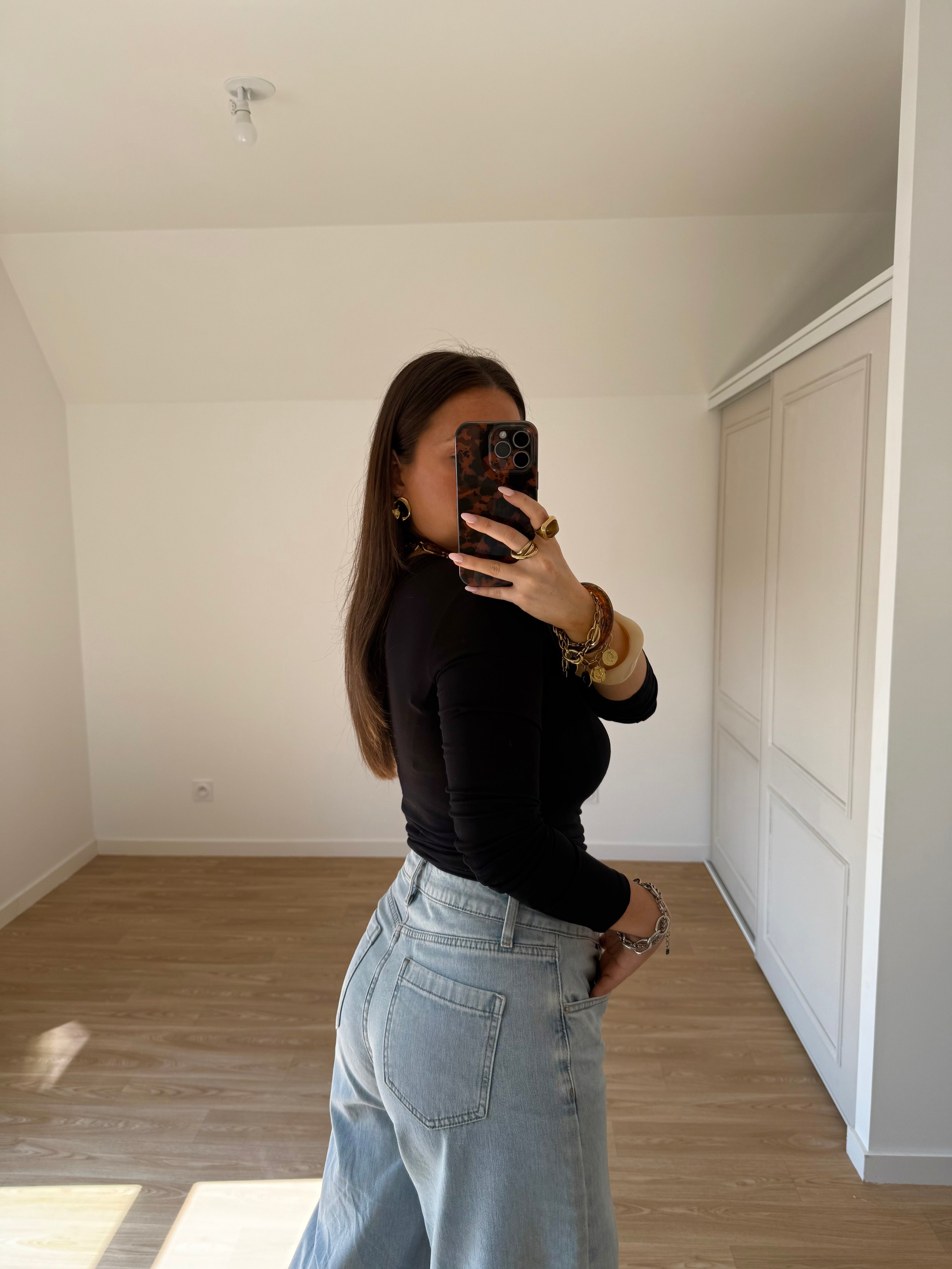 TOP ASYMÉTRIQUE NOIR