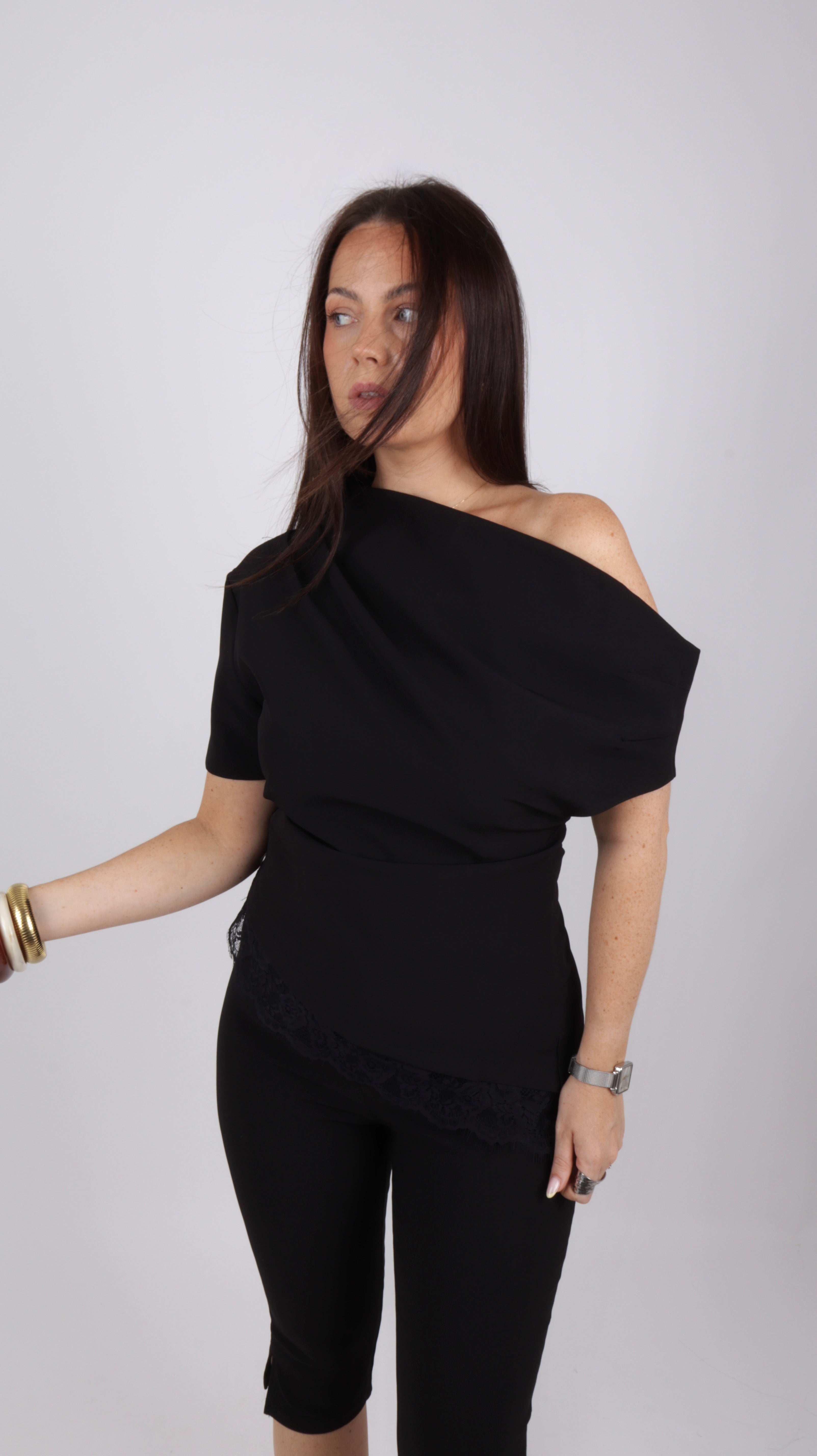 TOP ASYMÉTRIQUE CÉLINE NOIR